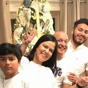 Meet your Posher, Gloria